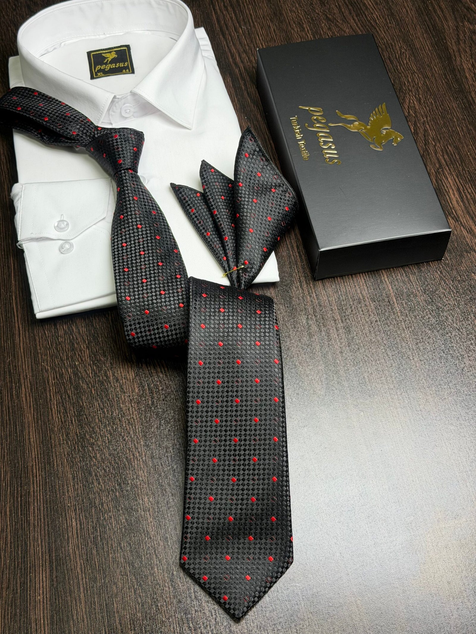 Tie & pocket square — Black · 7.5 cm
