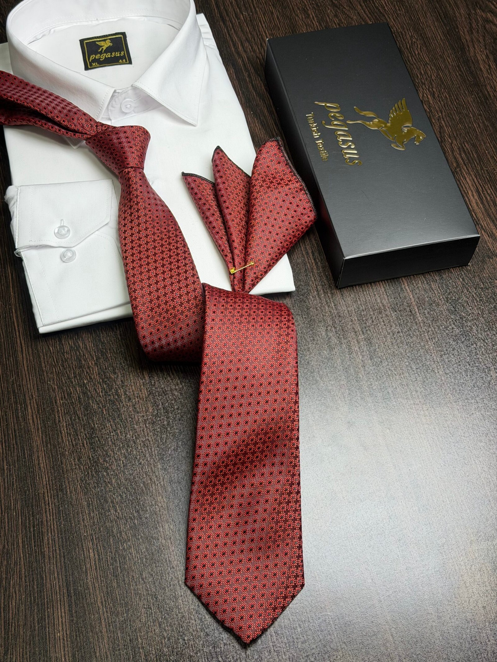 Tie & pocket square — Red · 7.5 cm