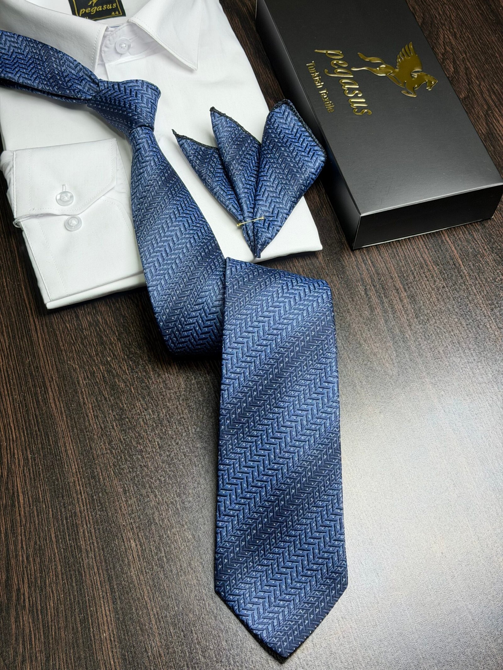 Tie & pocket square — Navy · 7.5 cm