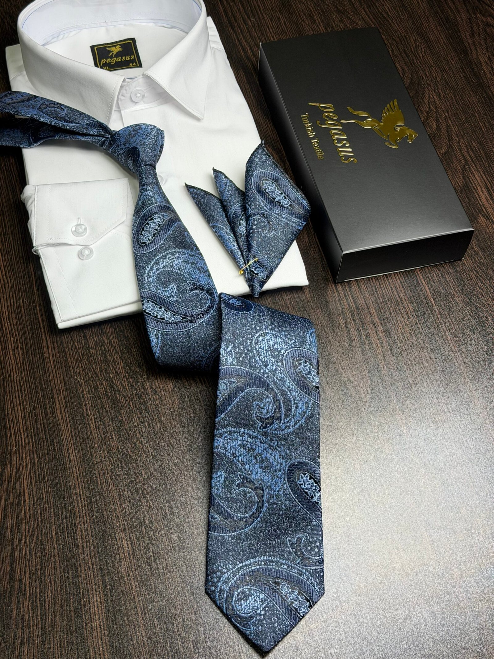 Tie & pocket square — Navy · 7.5 cm