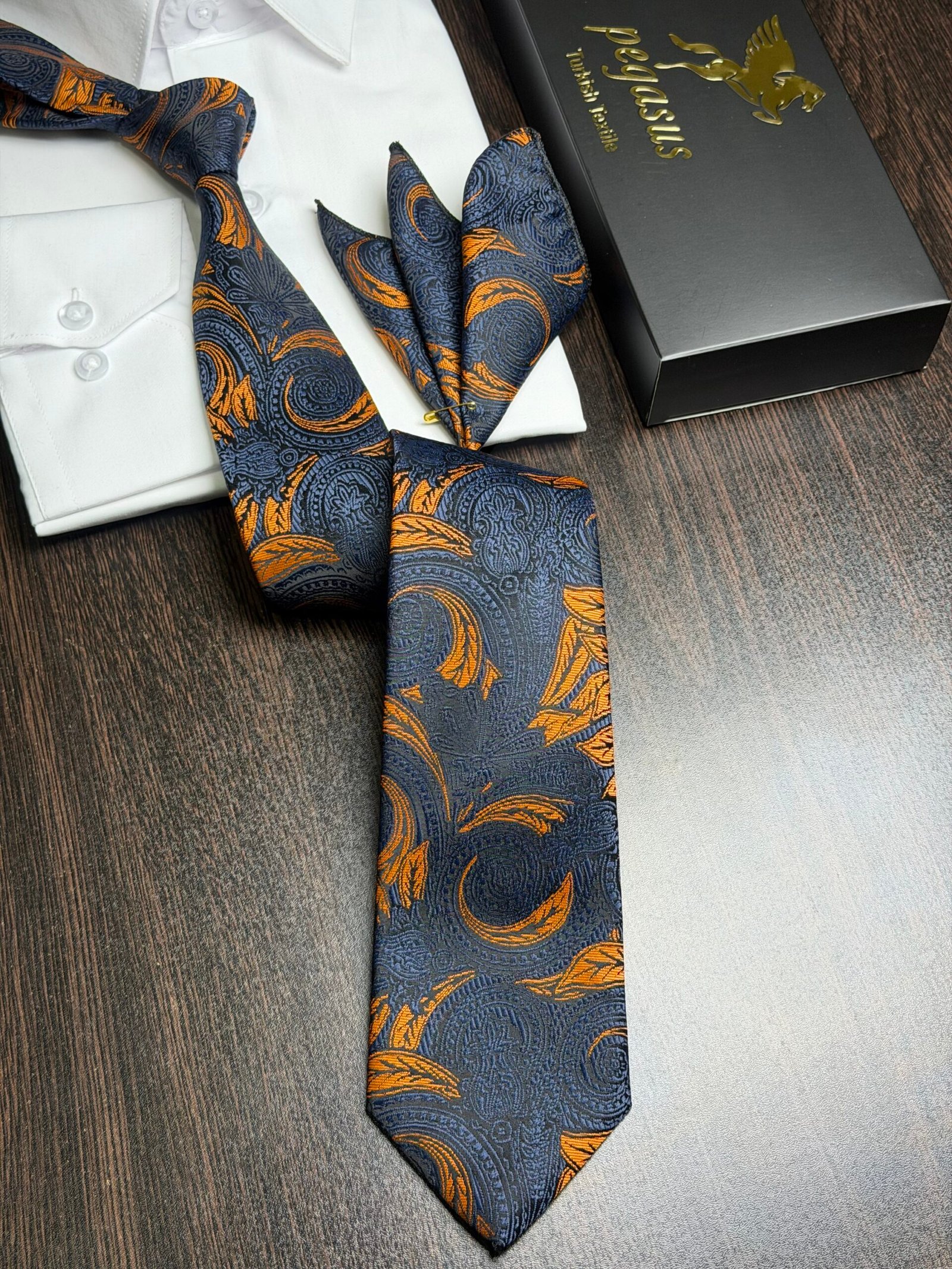 Tie & pocket square — Navy · 7.5 cm