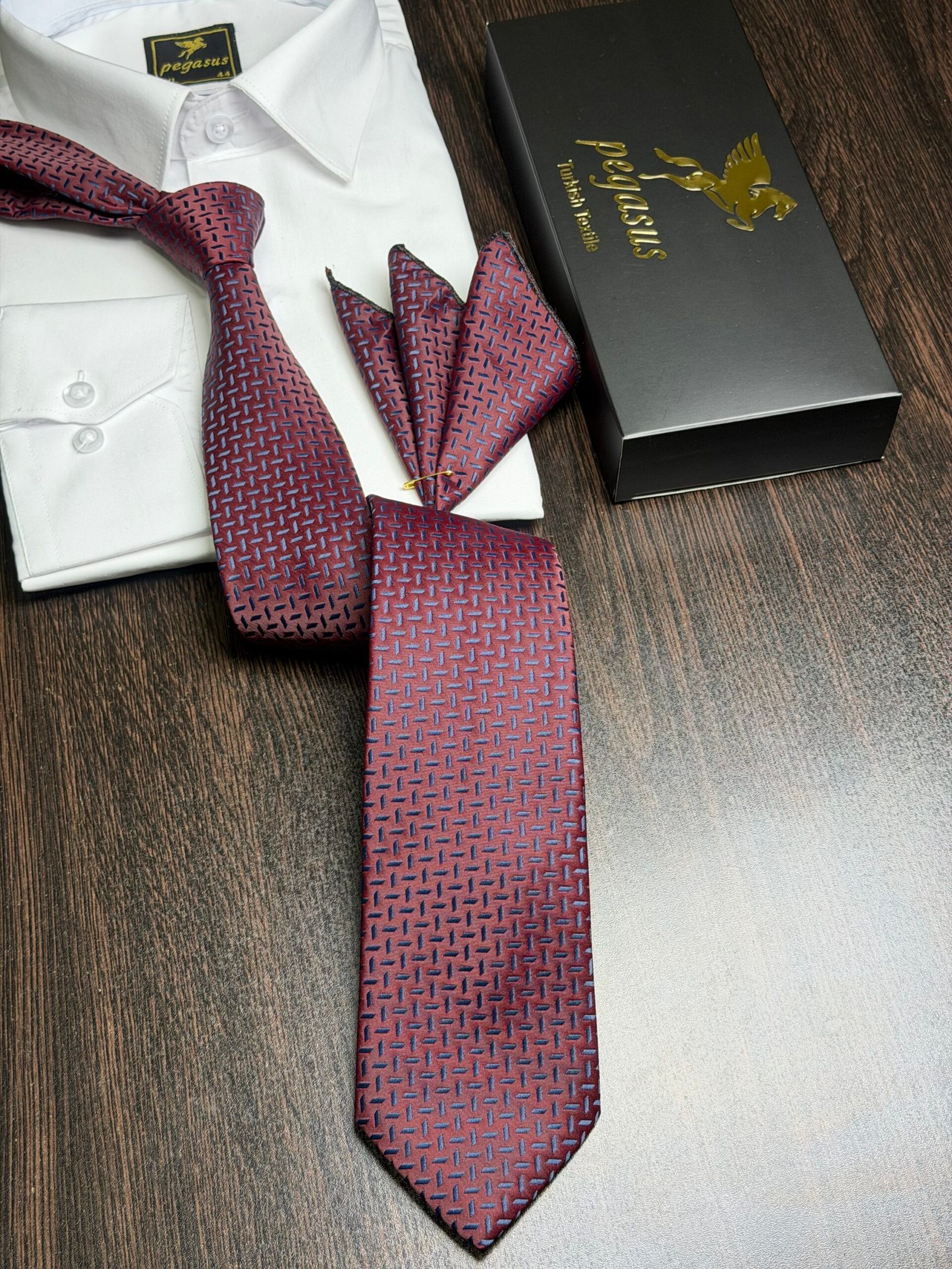 Tie & pocket square — Burgundy · 7.5 cm