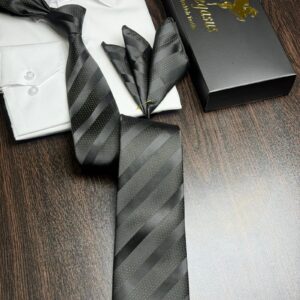 Tie & pocket square — Black · 7.5 cm