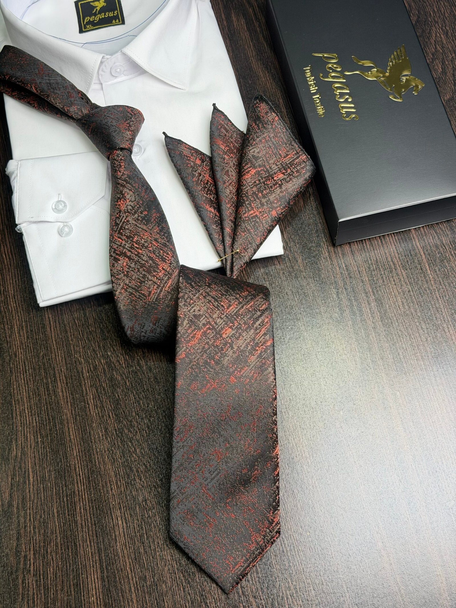 Tie & pocket square — Burgundy · 7.5 cm
