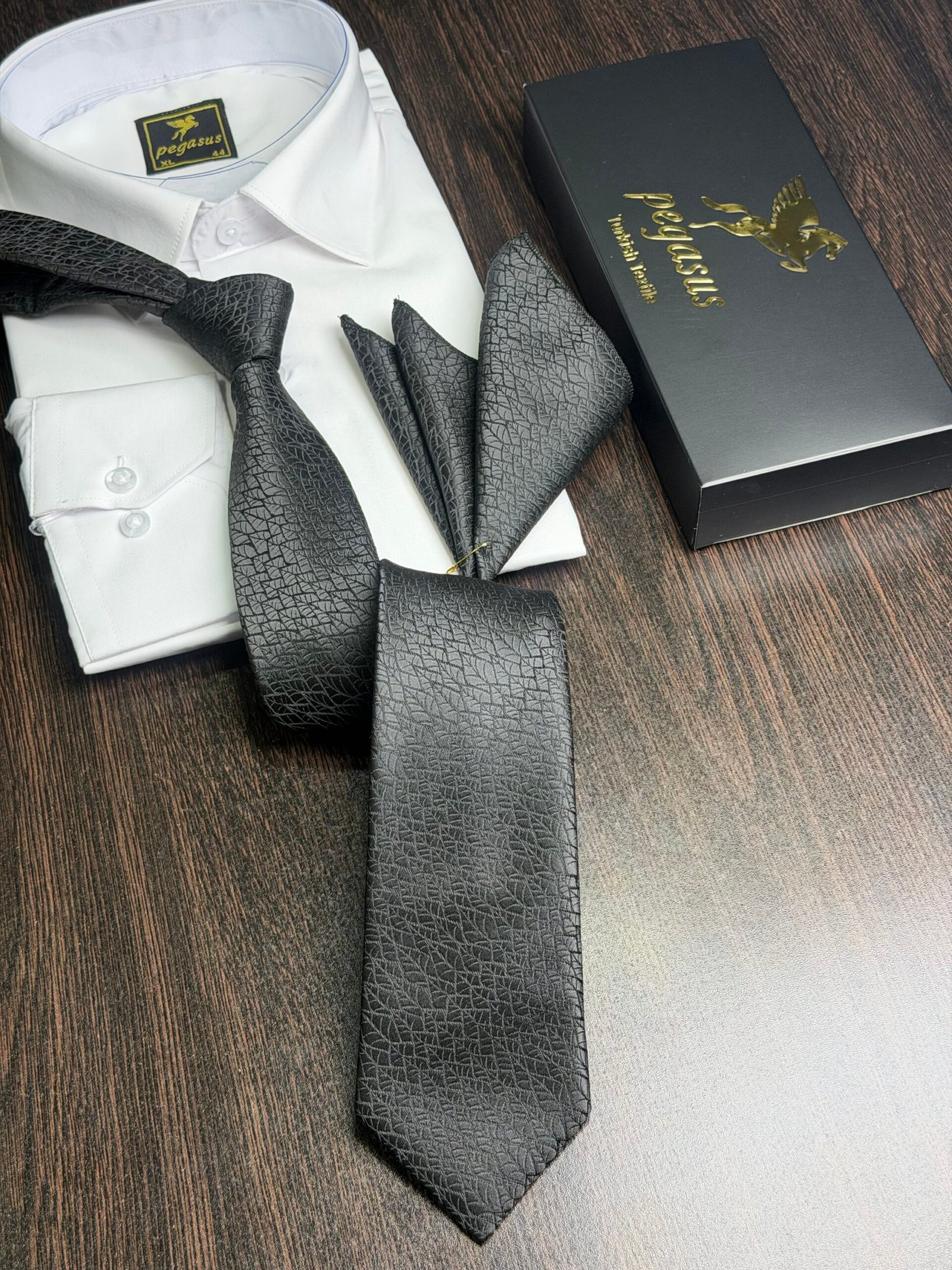 Tie & pocket square — Dark Black · 7.5 cm