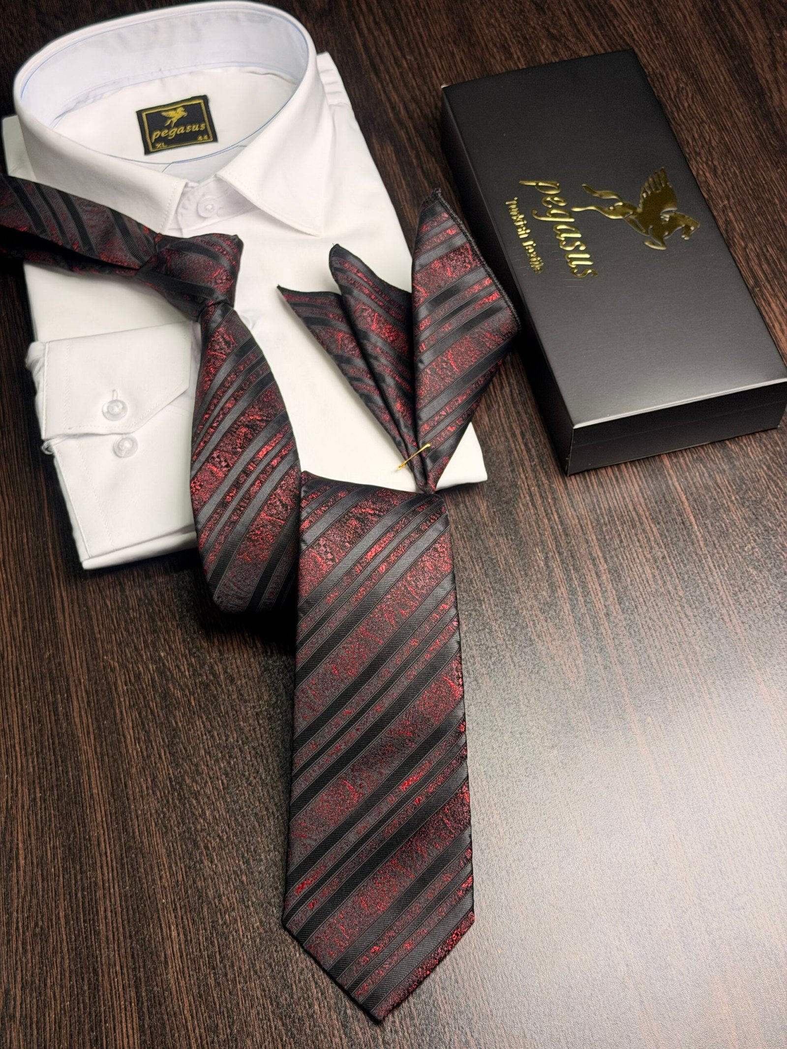 Tie & pocket square — Burgundy · 7.5 cm