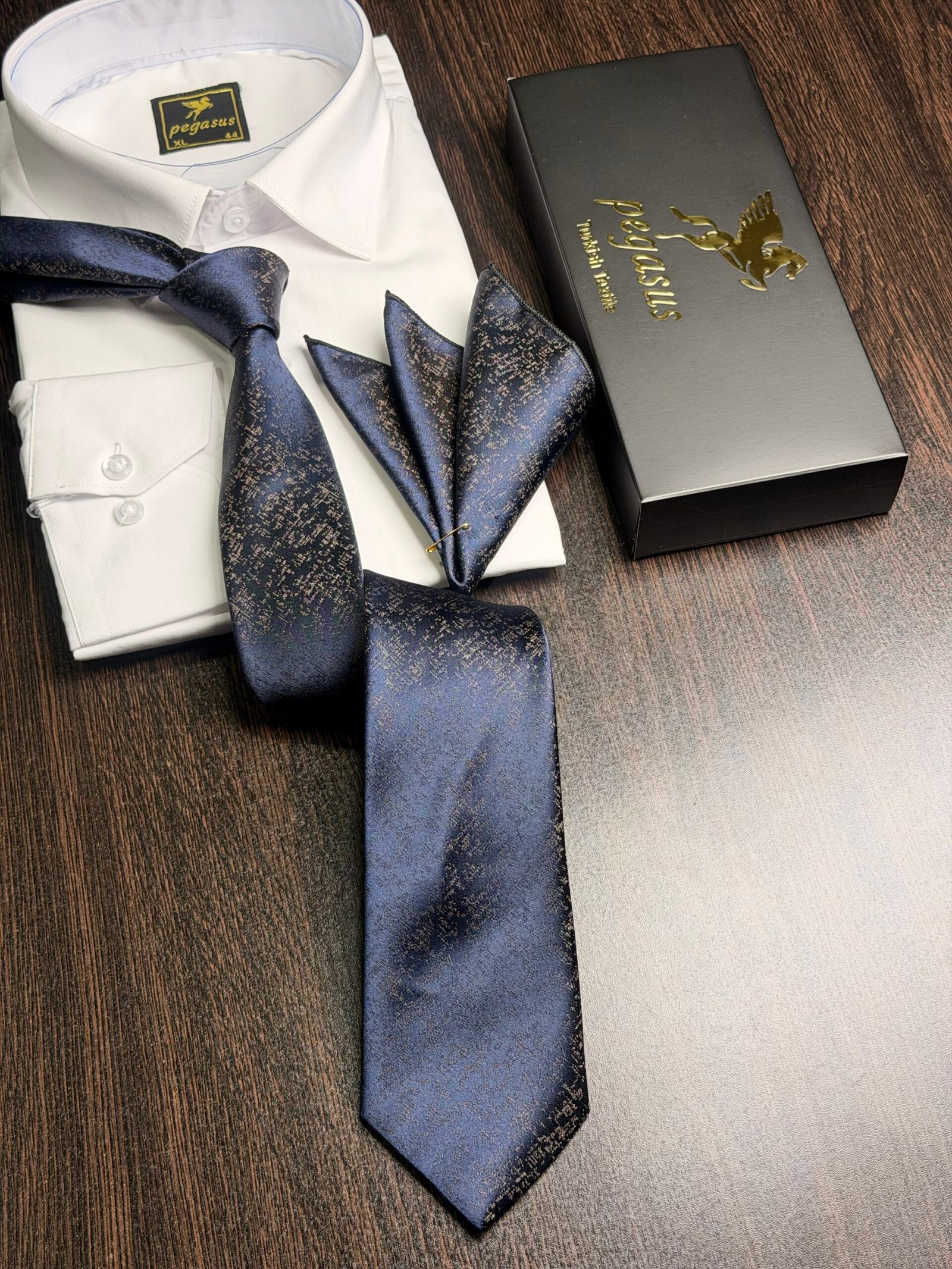 Tie & pocket square — Navy · 7.5 cm