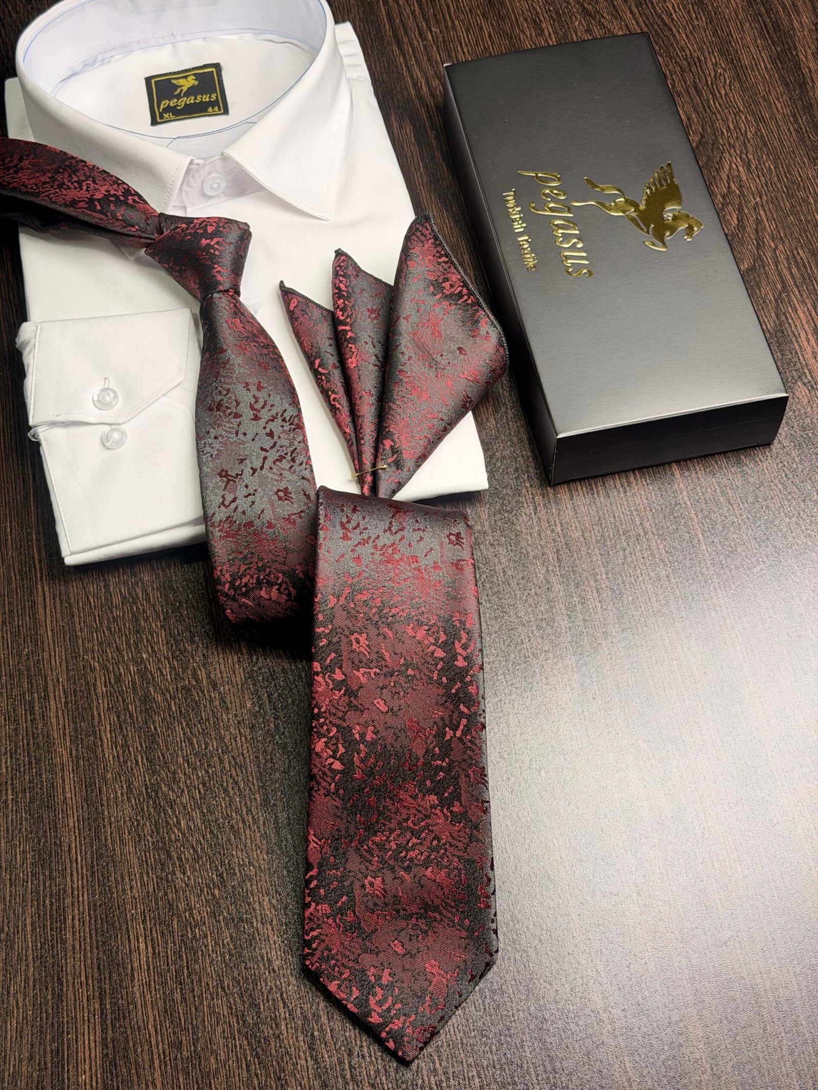 Tie & pocket square — Burgundy & Black · 7.5 cm