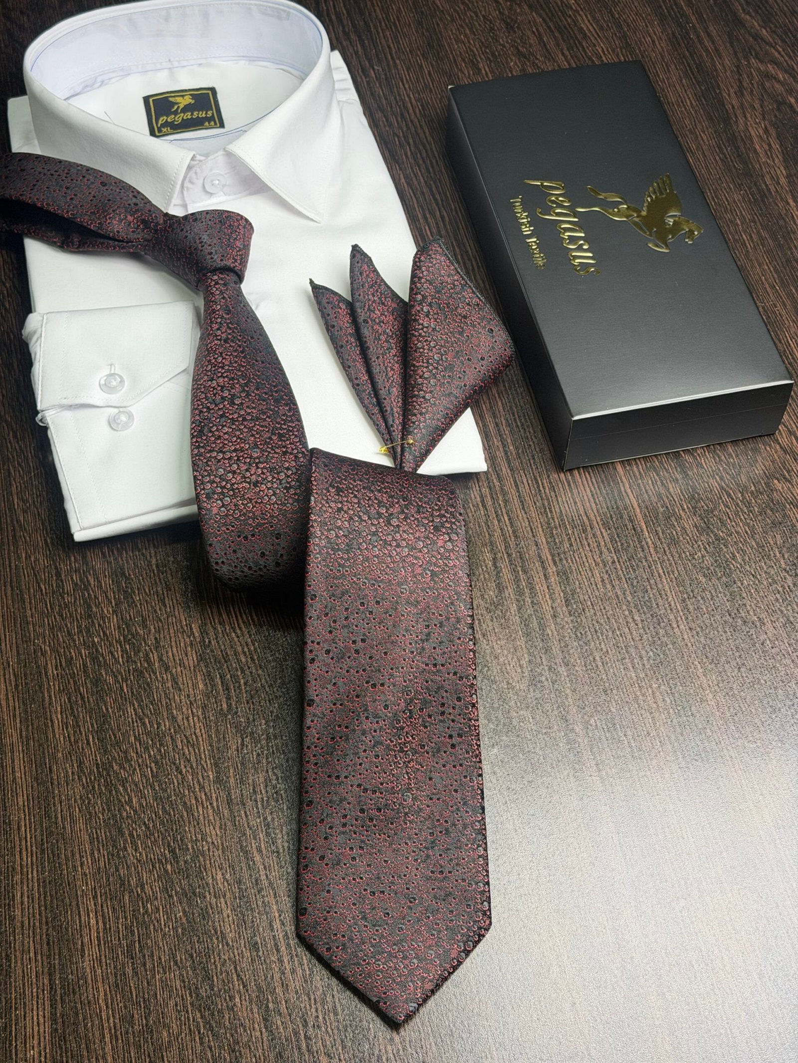 Tie & pocket square — Burgundy · 7.5 cm