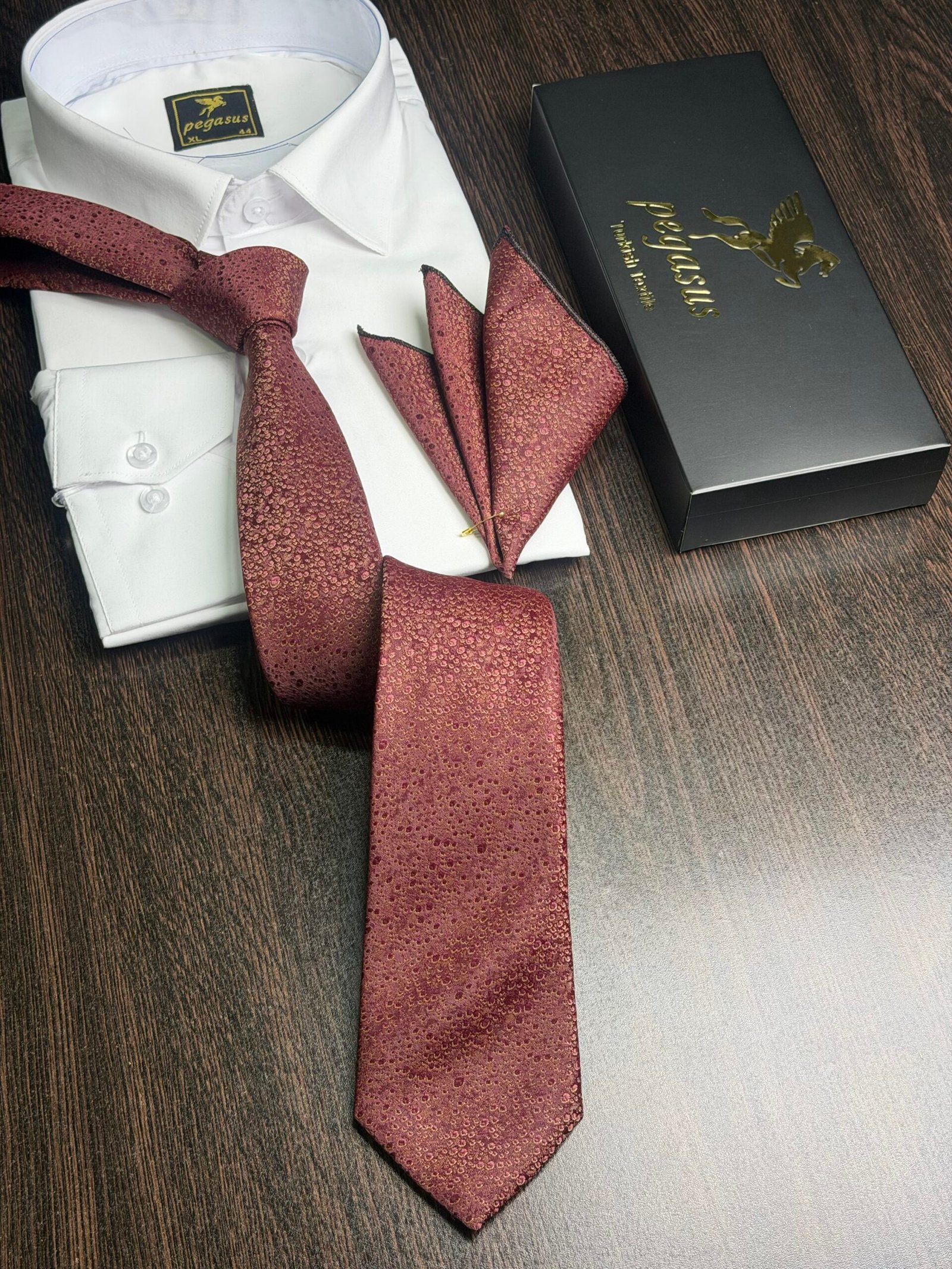 Tie & pocket square — Red · 7.5 cm