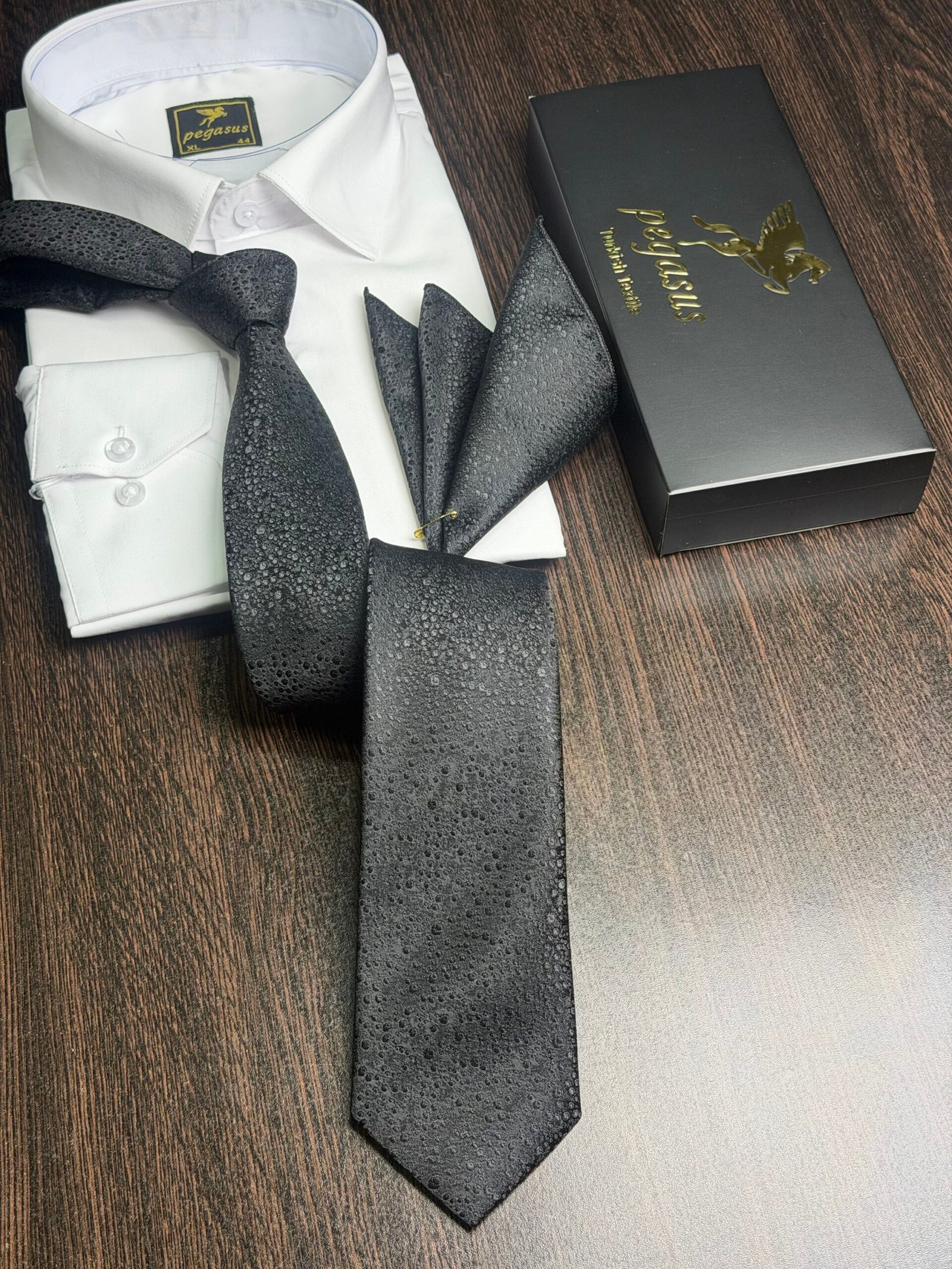 Tie & pocket square — Dark Black · 7.5 cm
